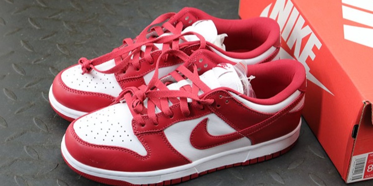 Nike Dunk Low Retro SP St. John's: feestelijke kersttraktatie