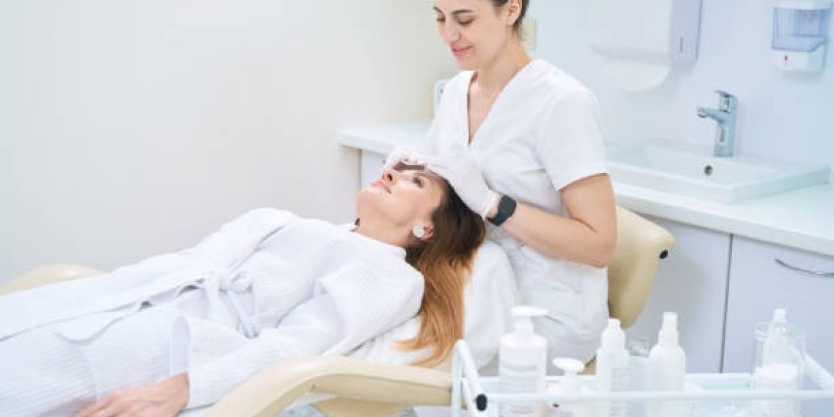 The Best Dermatology Clinic in South Delhi House of Aesthetics, Promises Beautiful Skin