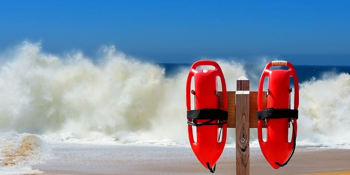 The Complete Guide to Enrolling in a Lifeguard Class: Start Your Lifesaving Journey Today