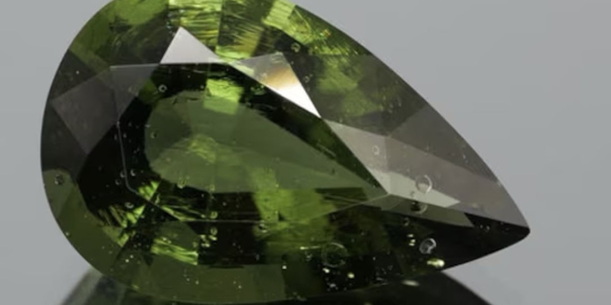 Moldavite Energy: How to Harness Its Unique Vibration