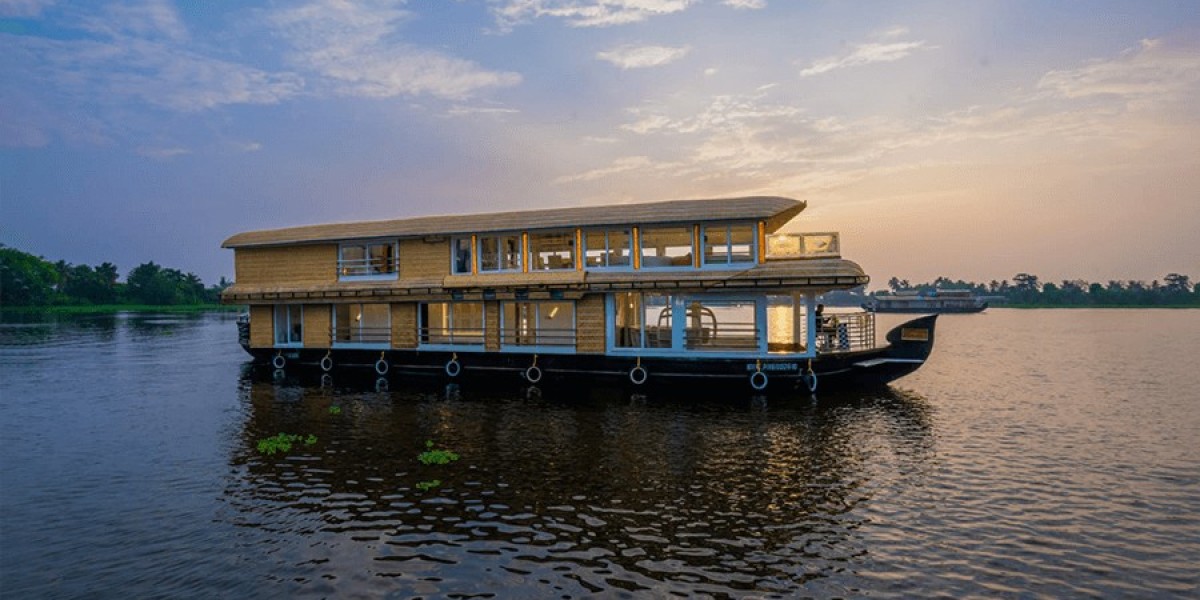 How to Book Houseboats in Alappuzha: A Comprehensive Guide