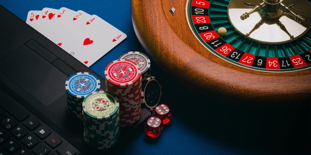 How To Play Online Poker With Friends - Guide To Livecasino Login